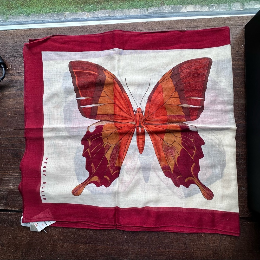 🦋NWT Vintage Perry Ellis Scarf